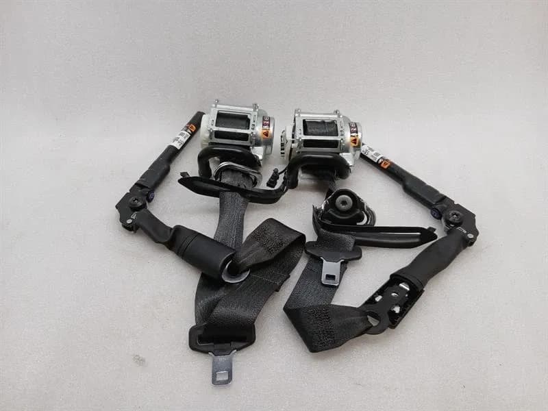 CHEVROLET Corvette C7 Grand Sport Front Seatbelt Set 84256827 Seat Belt Strap Front -
