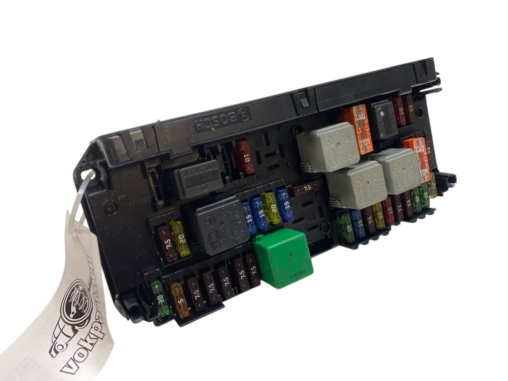 MERCEDES-BENZ F005V00848 F005V00849 F005V00914 Fuse box MERCEDES-BENZ C-CLASS (W204) (2007-2013)