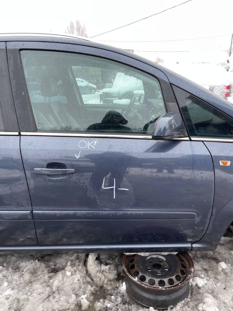 93191193 Door Front Right OPEL ZAFIRA B (A05) (2005-2014)