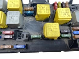 MERCEDES-BENZ A6395450801 Fuse box MERCEDES-BENZ VITO / VIANO (W639) (2003-2014) — thumbnail 3