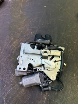 LANCIA 04589581AK K04589581AK 04589581AL K04589581AL Bootlid / tailgate lock LANCIA VOYAGER (404) (2011-2016) — thumbnail 5