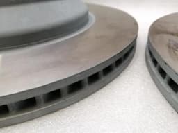 PORSCHE Porsche Taycan 9J brake disc rear 9J1615601 brake disc rear PSCB FAULTY — thumbnail 3
