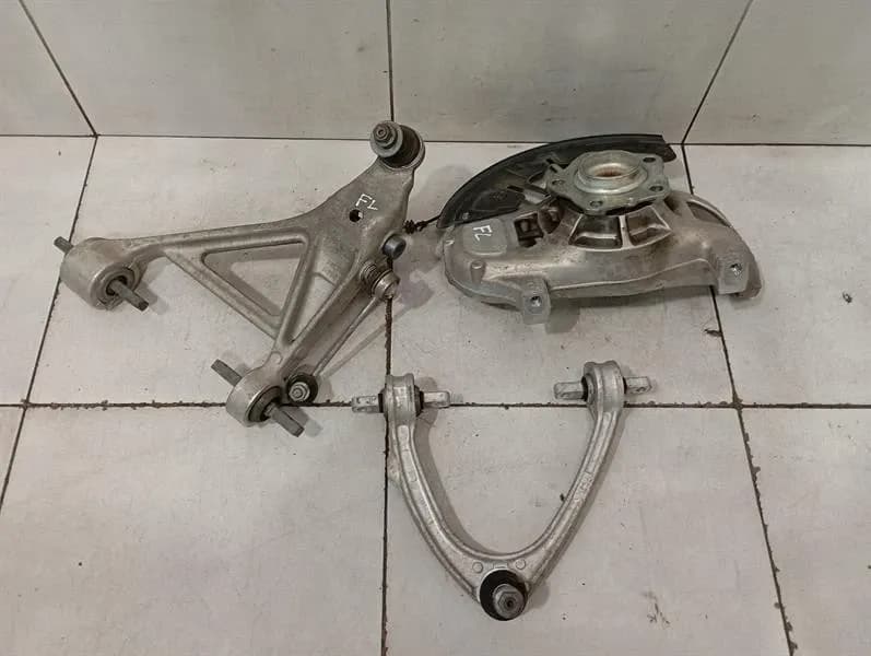 Ferrari Roma F169 Left Front Hub 867707 Wheel Bearing Housing Front Left SET SET