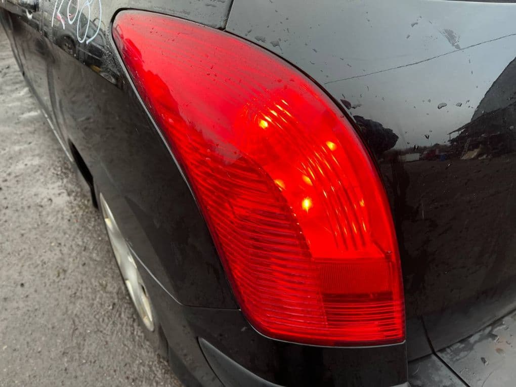PEUGEOT Tail light left PEUGEOT 308 I (4A, 4C) (2007-2013)