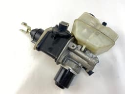 MERCEDES-BENZ 0204021687 0204024105 0204251302 Brake Master Cylinder MERCEDES-BENZ SL-CLASS (R230) (2001-2012) — thumbnail 1