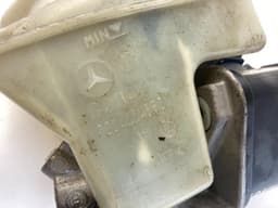 MERCEDES-BENZ 0204021687 0204024105 0204251302 Brake Master Cylinder MERCEDES-BENZ SL-CLASS (R230) (2001-2012) — thumbnail 4