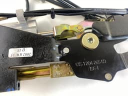MERCEDES-BENZ A2307900971 Convertible roof locking mechanism MERCEDES-BENZ SL-CLASS (R230) (2001-2012) — thumbnail 2