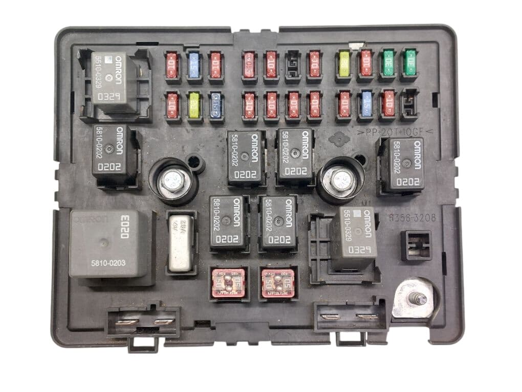 CHEVROLET 15930141 Fuse box CHEVROLET EXPRESS (2003-)