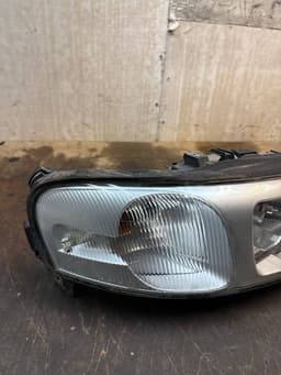 VOLVO 89008794 30655906 Headlight right VOLVO S60 I (RS) (2000-2010) — thumbnail 3