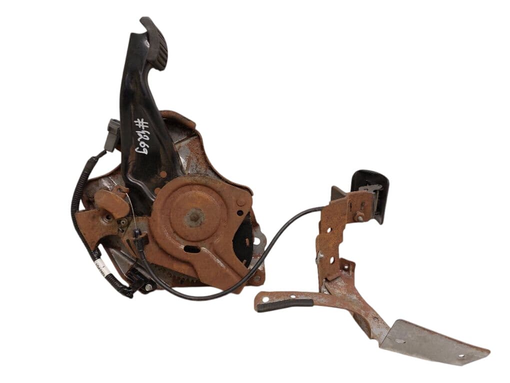 CHEVROLET 23182557 Parking brake Pedal CHEVROLET EXPRESS (2003-)