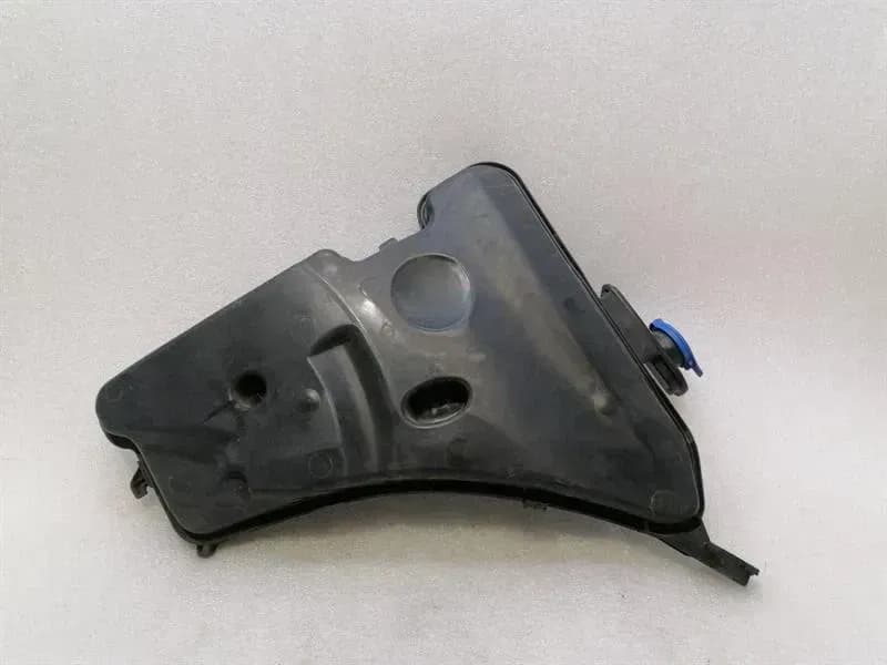 BMW BMW 7 series G11 washer fluid reservior 7377035 washer fluid reservoir