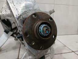 MCLAREN McLaren 570S Spider Left Front Hub 13B1201CP Wheel Bearing Housing Front Left - — thumbnail 6