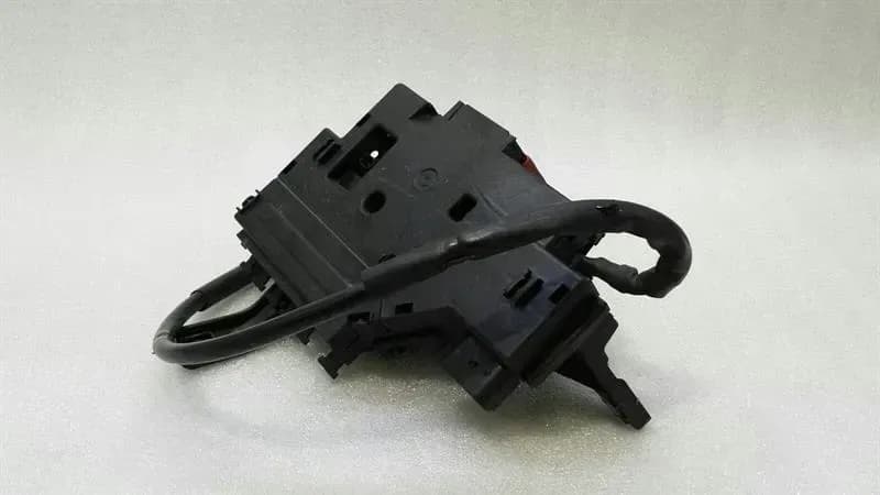 Mercedes C Class W205 Fuse Box A2055402150 Fuse Box