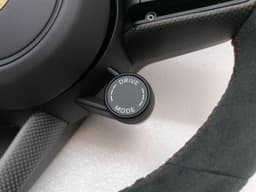 PORSCHE Porsche Taycan 9J steering wheel GTS red carbon 36 cm steering wheel Alcantara — thumbnail 7