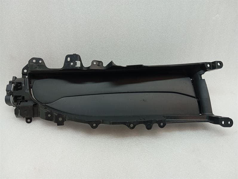 PORSCHE Porsche Taycan 9J1121753D radiator grille shutter air duct damaged