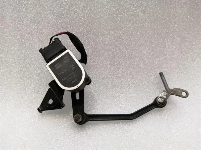 Mercedes GLS 350D Front Right Level Sensor A0045429918 Front Right Level Sensor