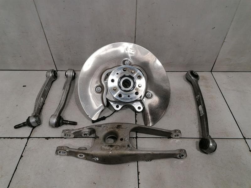 BMW M3 G81 G82 M4 LCI Left Rear Hub 33 30 8095657 Wheel Bearing Housing Rear Left