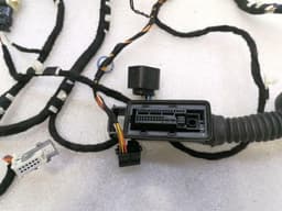 BMW BMW M4 F82 right RHD door lock 7202150 door lock right RHD — thumbnail 10