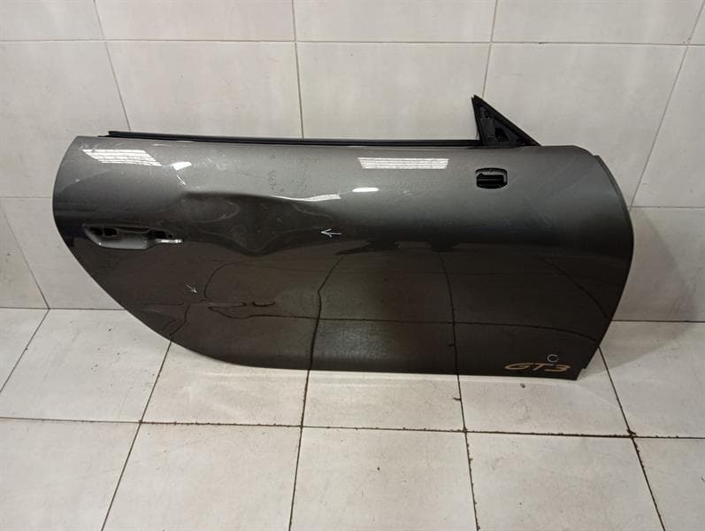 Porsche 911 992 right front door 992831052 door front right defects