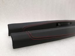 PORSCHE PORSCHE CAYMAN 718 GT4 LEATHER DOOR SILL 991555020031EQ RIGHT HAND DRIVE RHD — thumbnail 5