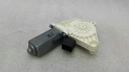 MERCEDES-BENZ Mercedes C63 AMG W205 door window motor A0009066206 window regulator motor right — thumbnail 4