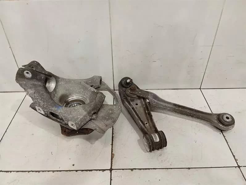 Porsche 911 991 Left Front Hub 99134115705 Wheel Bearing Housing Front Left 4S AWD