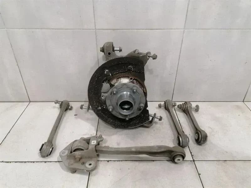 Porsche 911 991 Left Rear Hub 99133111104 Wheel Bearing Housing Rear Left