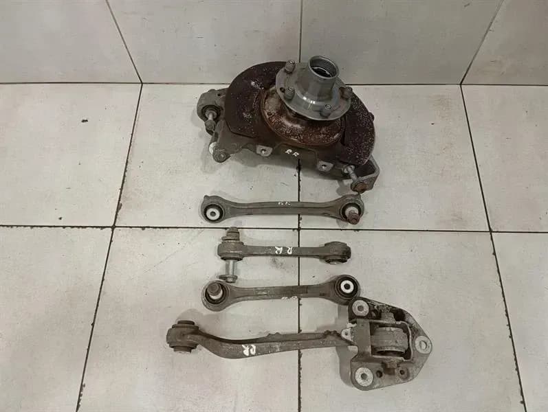 PORSCHE Porsche 911 991 Right Rear Hub 99133111204 Wheel Bearing Housing Rear Right