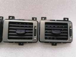 ASTON MARTIN ASTON MARTIN DBS V12 Air Vent Set 8D33-046B30-BB Vent Nozzle Vent — thumbnail 3