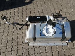 ASTON MARTIN Aston Martin Vantage V12 Fuel Tank Kit AD23-9C133-AF Fuel Tank SET — thumbnail 3