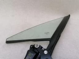 ASTON MARTIN Aston Martin Rapide Left Front 1/4 Glass AD43-C262A37-AM Door Panel 1/4 Front Left — thumbnail 3
