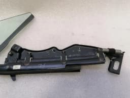 ASTON MARTIN Aston Martin Rapide Left Front 1/4 Glass AD43-C262A37-AM Door Panel 1/4 Front Left — thumbnail 4