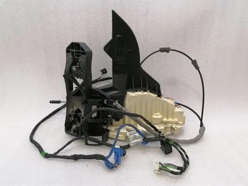 Mercedes CL W216 W221 right door lock A2217205835 door lock right