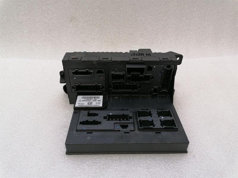 MERCEDES-BENZ Mercedes E Class W211 Fuse Box A2115454401 Fuse Box FRONT SAM