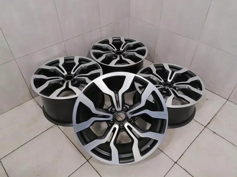 AUDI AUDI R8 TYPE 42 V10 5.2 SPYDER ALLOY WHEEL SET 420601025AK ALLOY WHEEL SET