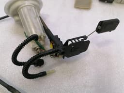 BMW BMW 5 Series E60 M5 E63 M6 Fuel Pump Electric 7373524 Fuel Pump — thumbnail 6