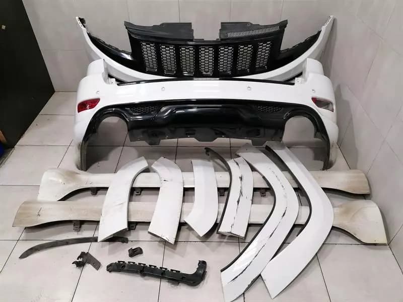 JEEP JEEP GRAND CHEROKEE SRT8 WK2 MK4 Bumper BODYKIT SET CONVERSION SET Bumper SET