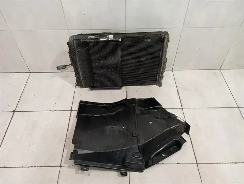 MCLAREN McLaren 600LT Spider Radiator Pack 13L0376CP RH Radiator Pack -
