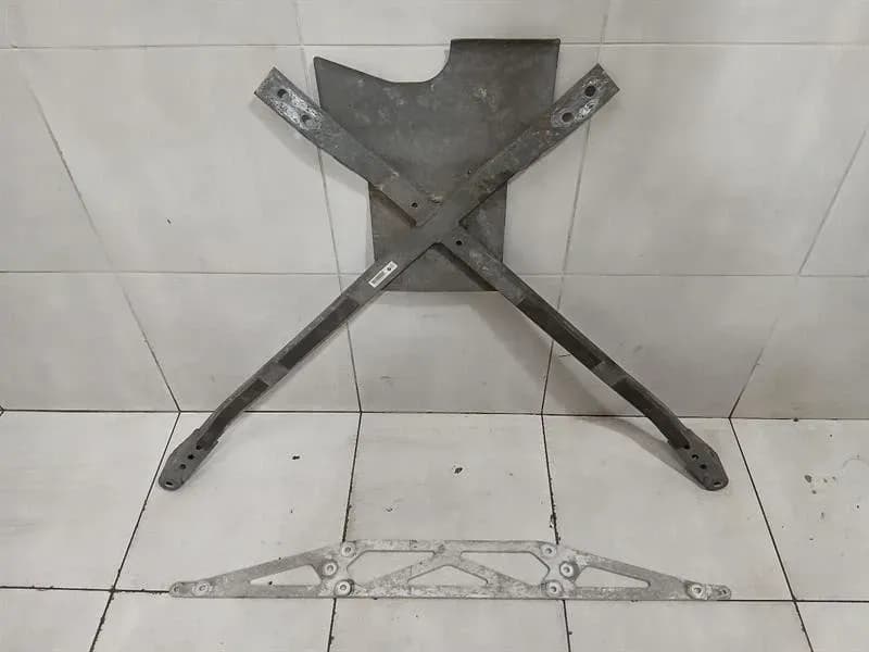 BMW BMW 5 Series F90 G30 M5 Holder Bracket 8064893 Holder Carrier 8064485-