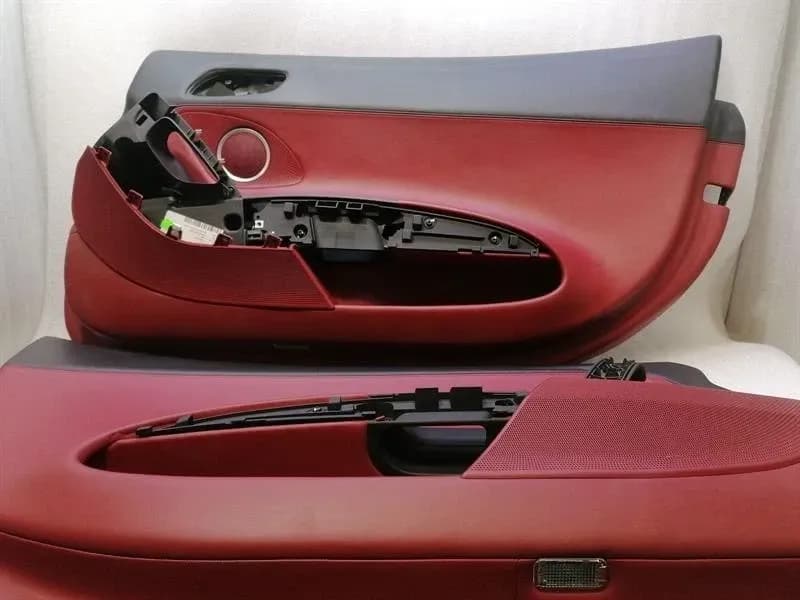 AUDI AUDI R8 TYPE 42 V10 5.2 SPYDER DOOR CARD SET 427867105N RIGHT HAND DRIVE RHD-