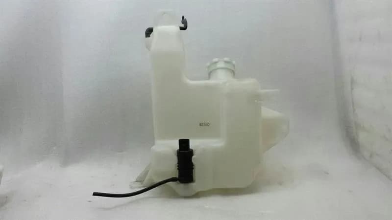 MITSUBISHI Mitsubishi Lancer washer fluid reservoir 8260A150 washer fluid tank -