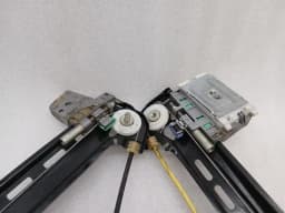 MCLAREN McLaren 570S Spider Left Front Door Winder 13A2047CP Window Regulator Front Left- — thumbnail 6