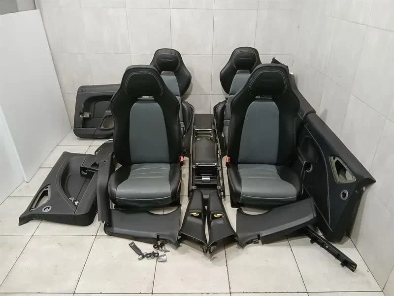 ASTON MARTIN Aston Martin Rapide 10-14 Seats Rapide Seats Interior Vented TV