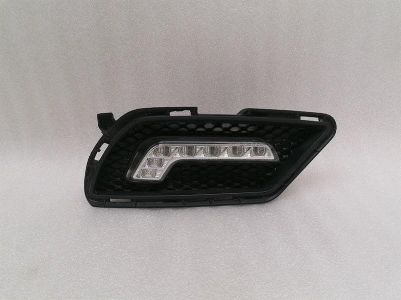 MERCEDES-BENZ Mercedes E W207 right front foglamp A2128200856 fog light right defect
