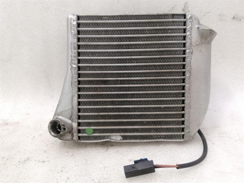 MERCEDES-BENZ Mercedes C Class W204 Engine Oil Cooler A2095000600 Oil Cooler Radiator Damaged