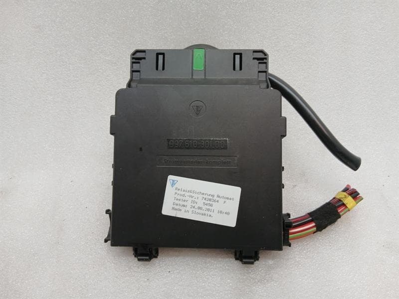 PORSCHE Porsche 911 997 Fuse Box 99761030100 Fuse Box