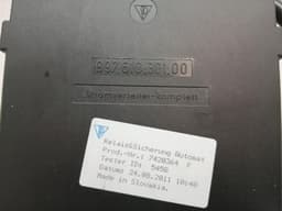 PORSCHE Porsche 911 997 Fuse Box 99761030100 Fuse Box — thumbnail 2