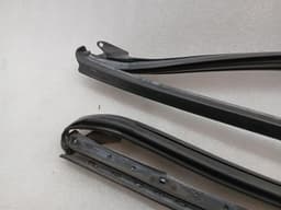 PORSCHE Porsche 911 997 windscreen surround seal 99753707702 seal windshield convertible — thumbnail 4