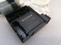 PORSCHE Porsche Boxster 987 door window motor 99762418203 window regulator motor passenger — thumbnail 9