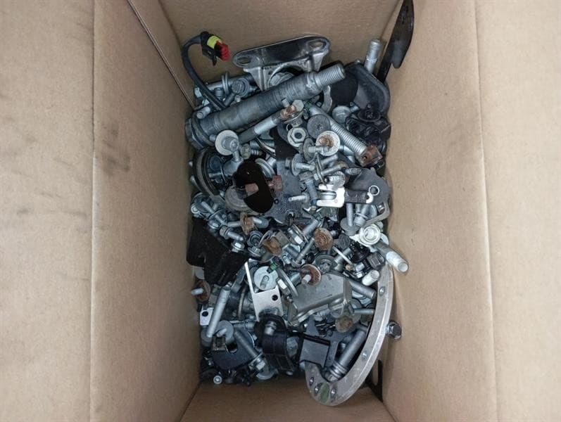 FERRARI Ferrari California T F149 14-17 Screws Bolts From One Car Set Bolts